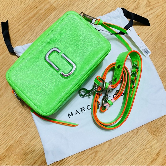 Marc Jacobs Handbags - Marc Jacobs SoftShot21 Camera Bag